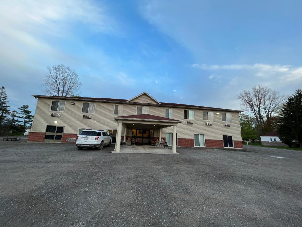 Fairview Inn Simcoe Bagian luar foto