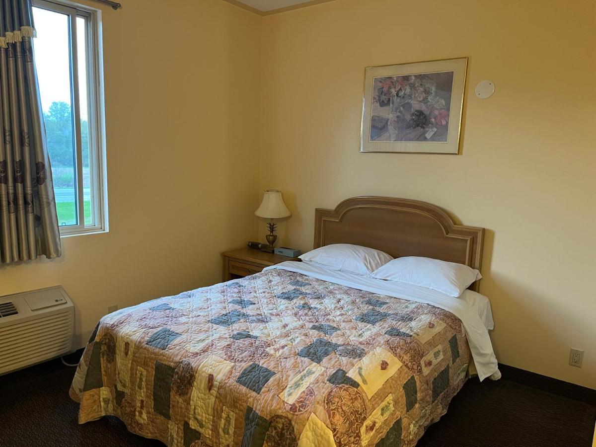 Fairview Inn Simcoe Bagian luar foto