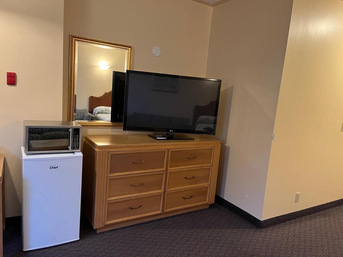 Fairview Inn Simcoe Bagian luar foto
