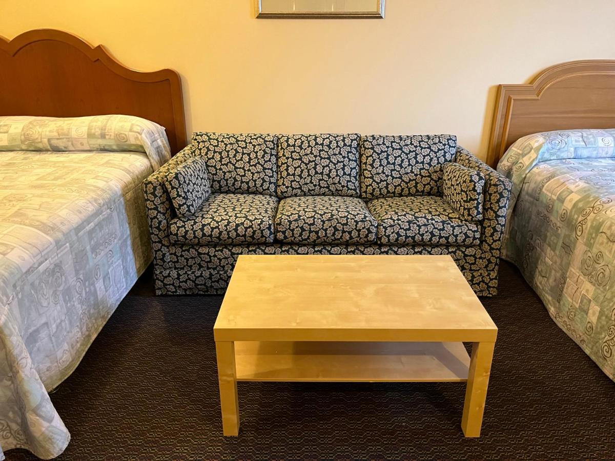 Fairview Inn Simcoe Bagian luar foto
