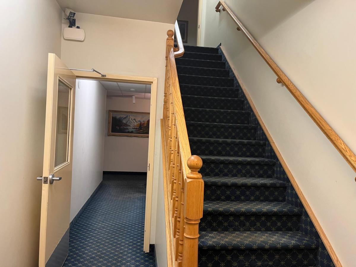 Fairview Inn Simcoe Bagian luar foto