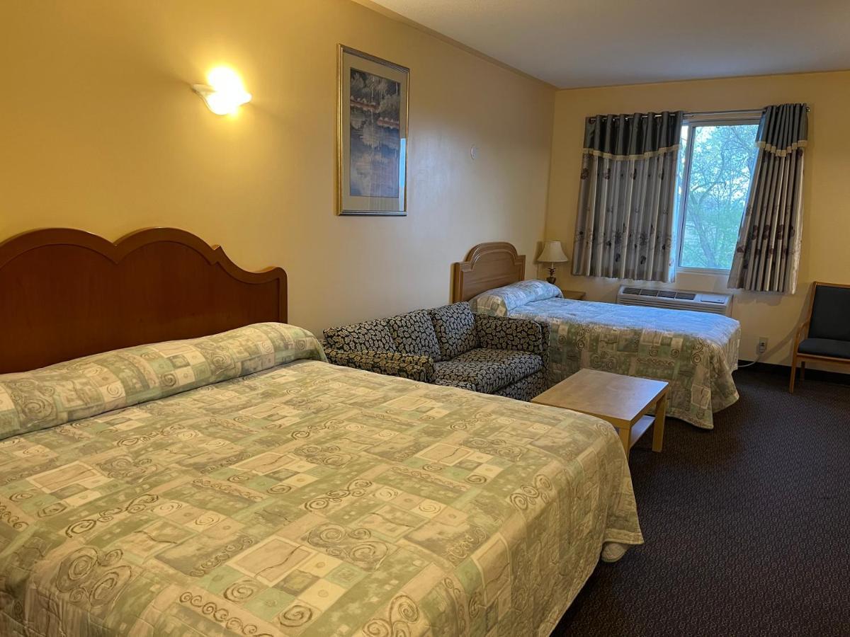 Fairview Inn Simcoe Bagian luar foto