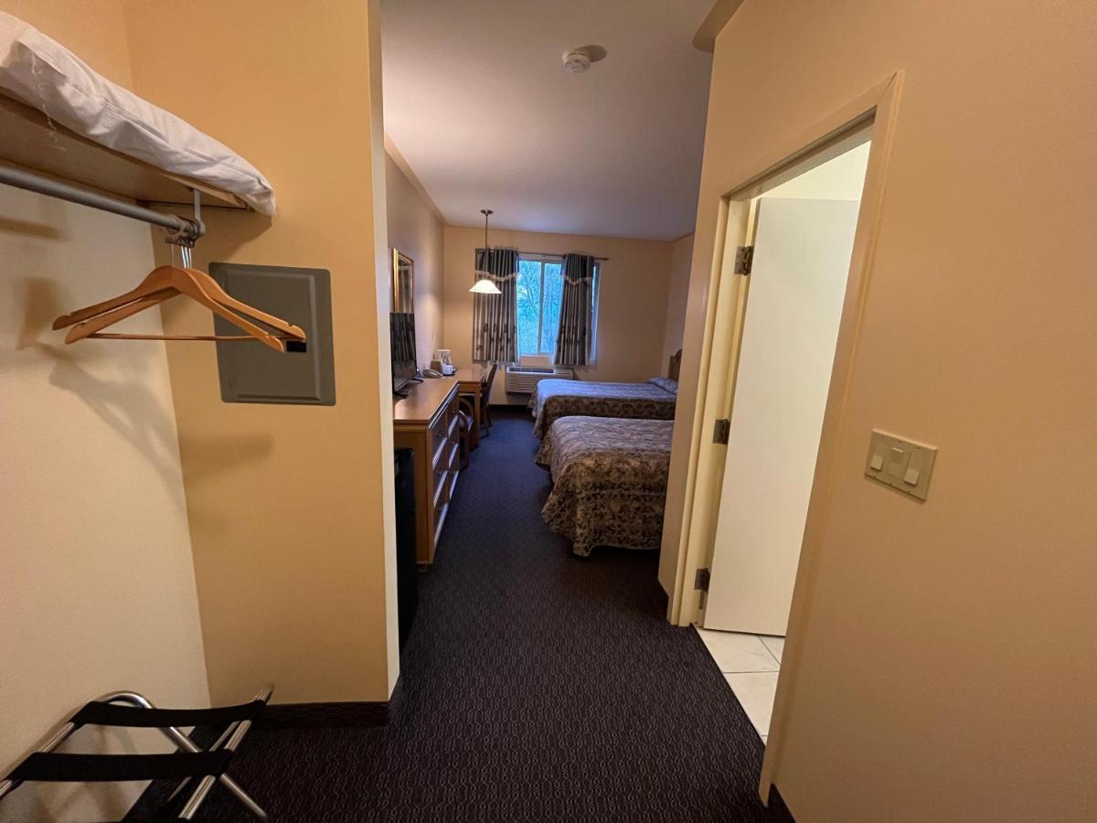 Fairview Inn Simcoe Bagian luar foto